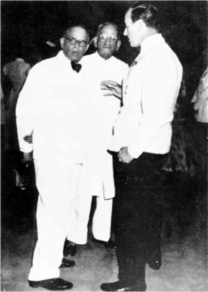 V.P Menon (left) and Mountbatten at a party in 1948